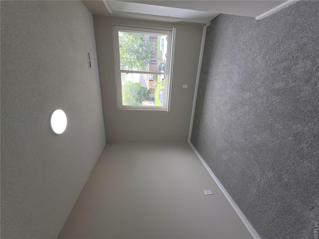 3781 Strathmoor Cir Property Photo 16
