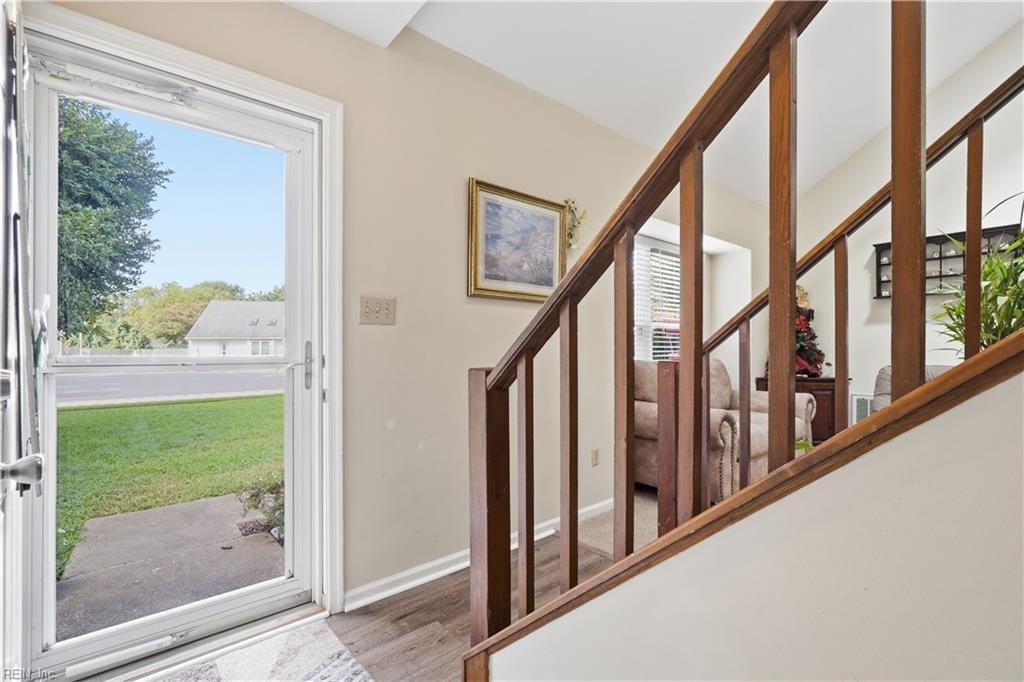 104 Springdale Way Property Photo 6
