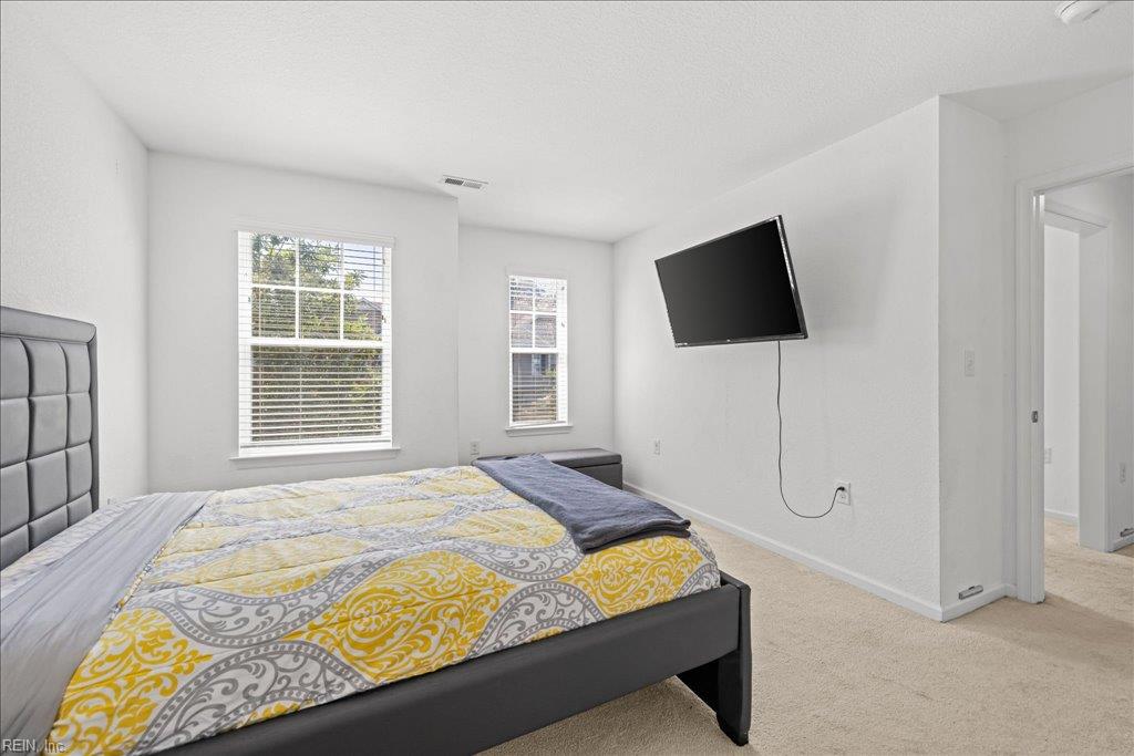 2454 Whitman St Property Photo 24