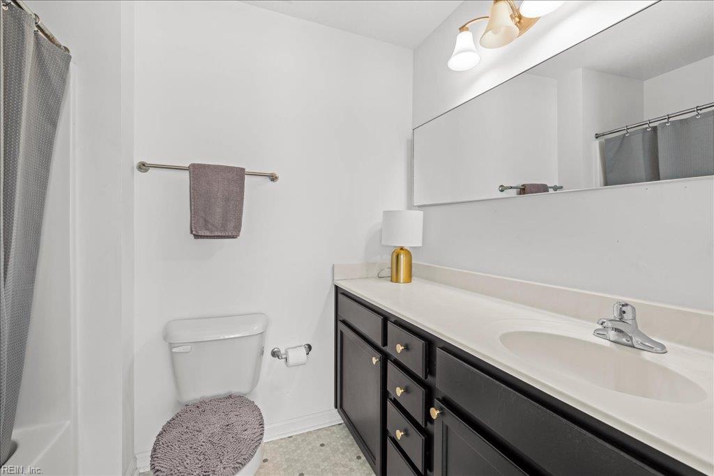 2454 Whitman St Property Photo 25