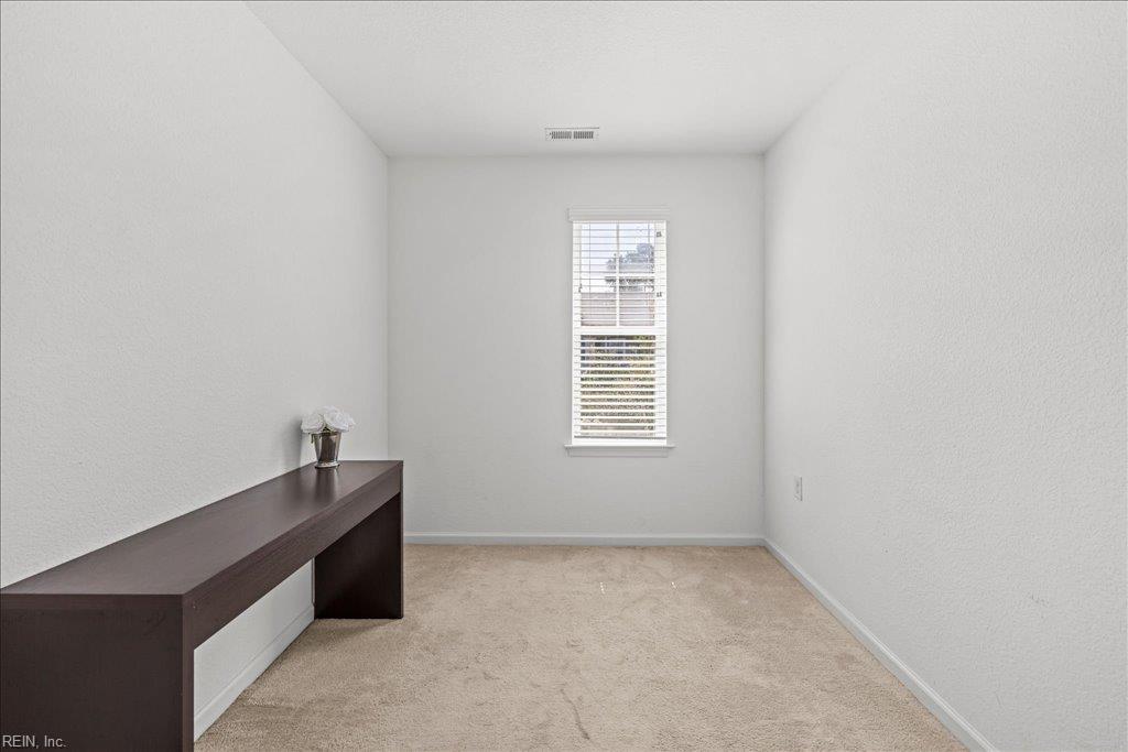 2454 Whitman St Property Photo 27