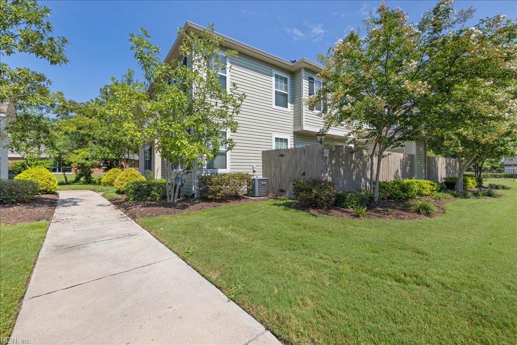 2454 Whitman St Property Photo 32