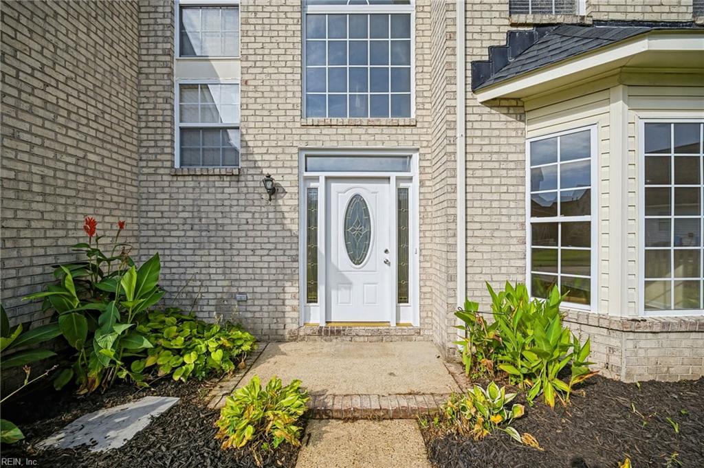 903 Willow Brook Ct Property Photo 4