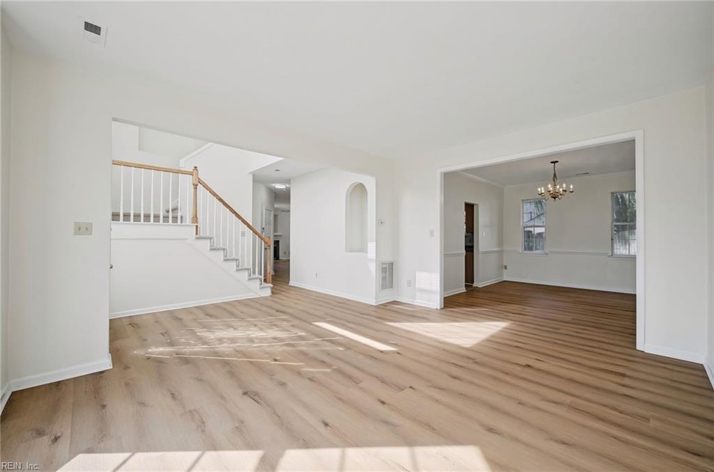 903 Willow Brook Ct Property Photo 7