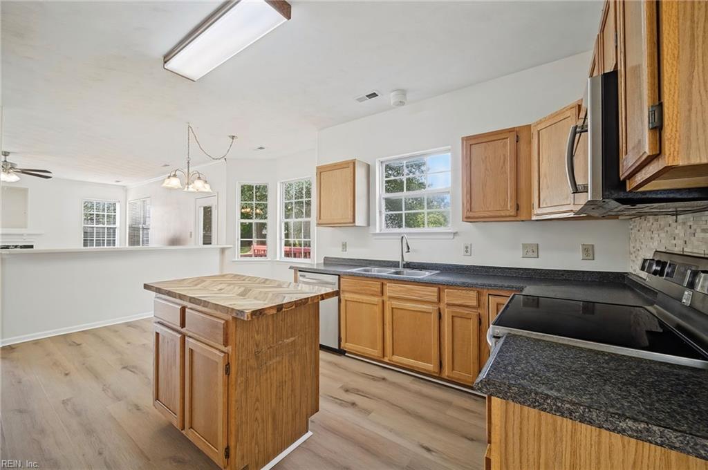 903 Willow Brook Ct Property Photo 11