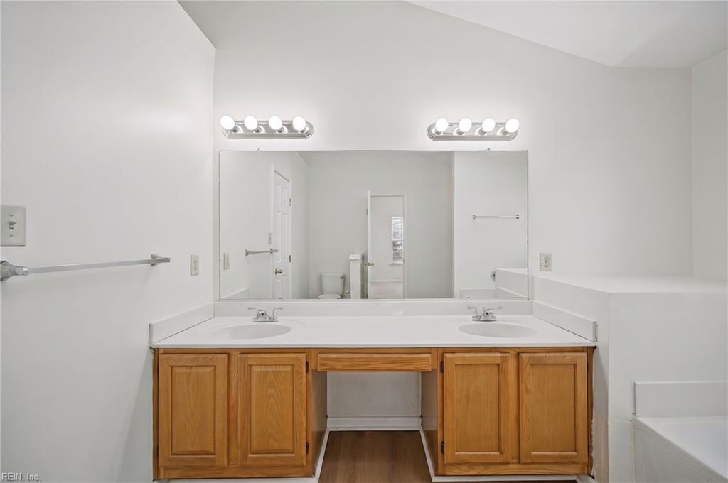 903 Willow Brook Ct Property Photo 32