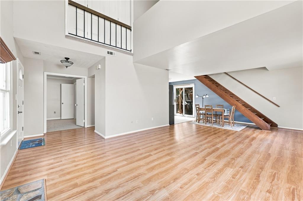 1517 Newport Cir Property Photo 7