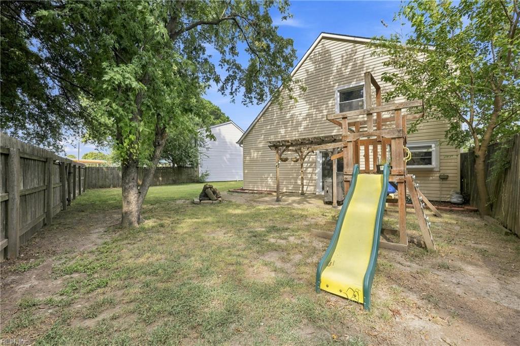 1517 Newport Cir Property Photo 24