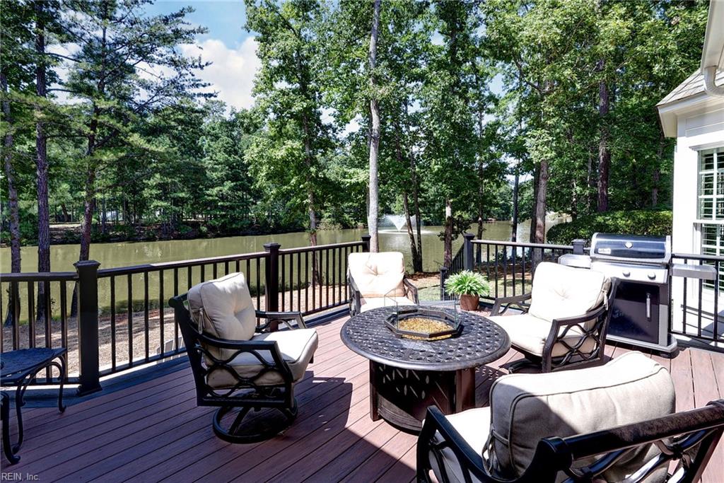 2816 Lawnes Creek Rd Property Photo 3