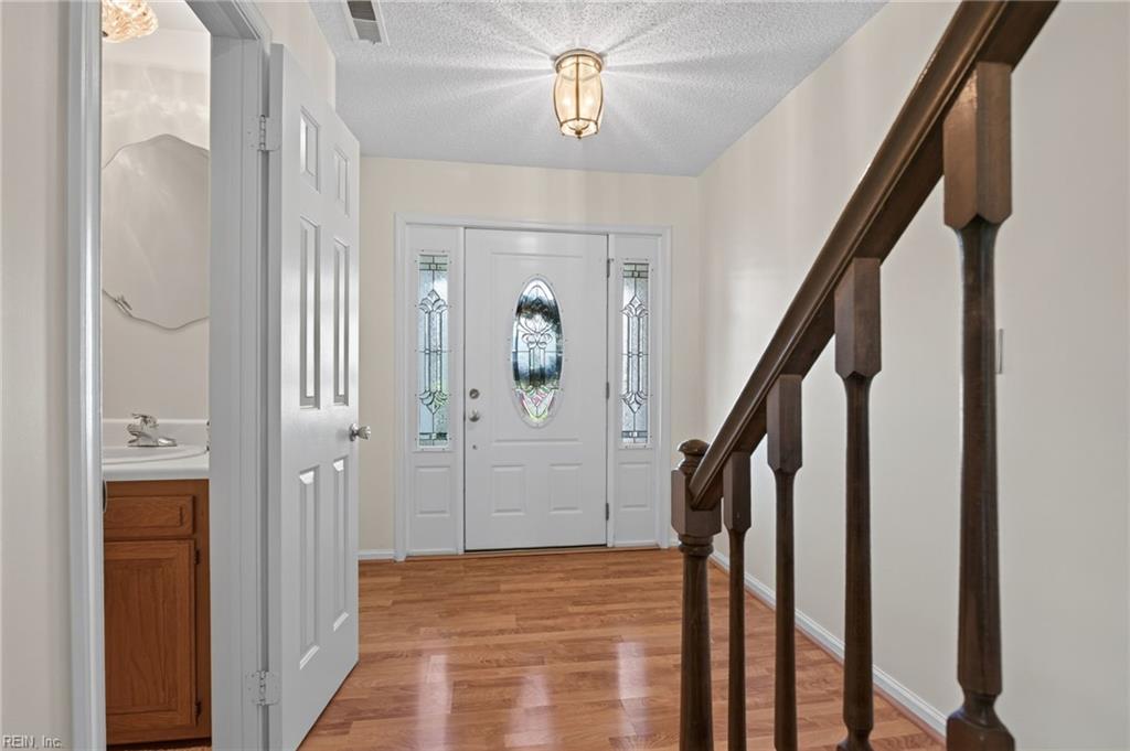 4502 Sir Johns Ln Property Photo 3