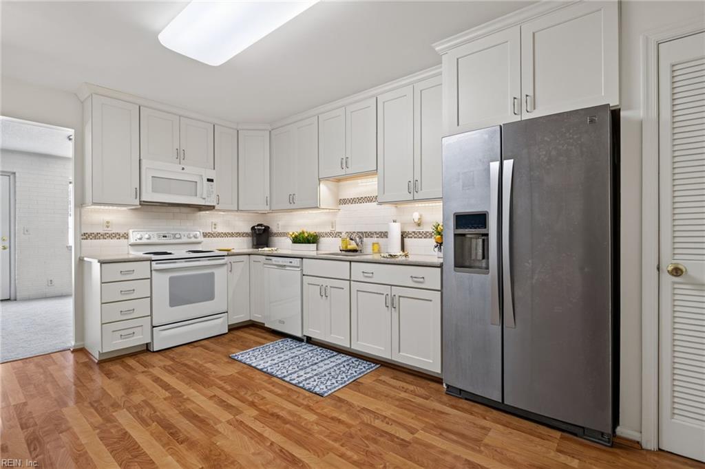 4502 Sir Johns Ln Property Photo 20