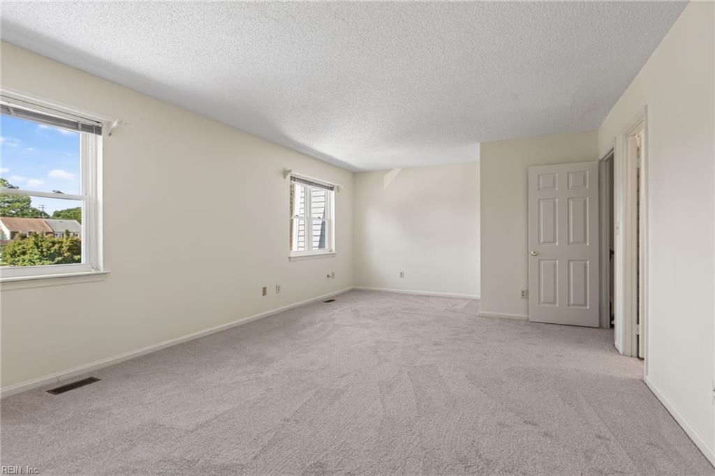 4502 Sir Johns Ln Property Photo 23