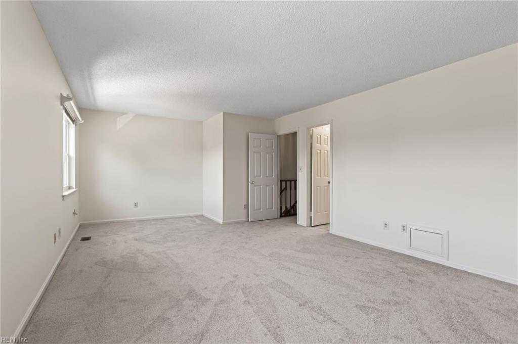 4502 Sir Johns Ln Property Photo 24