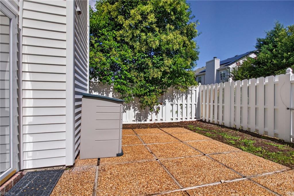 4502 Sir Johns Ln Property Photo 34