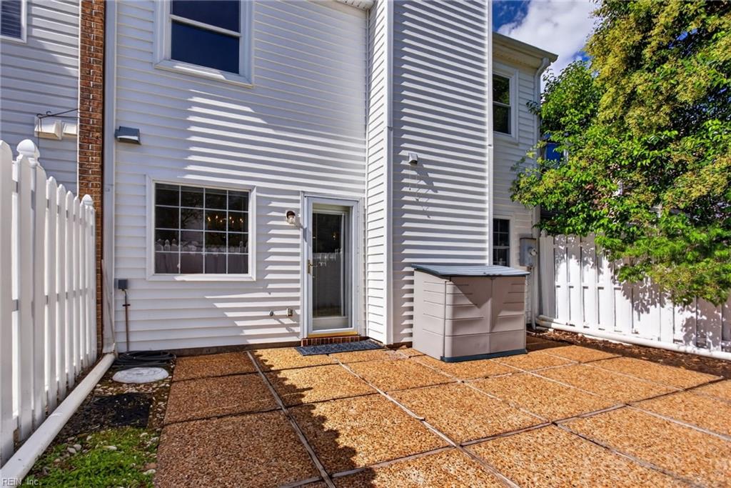 4502 Sir Johns Ln Property Photo 35