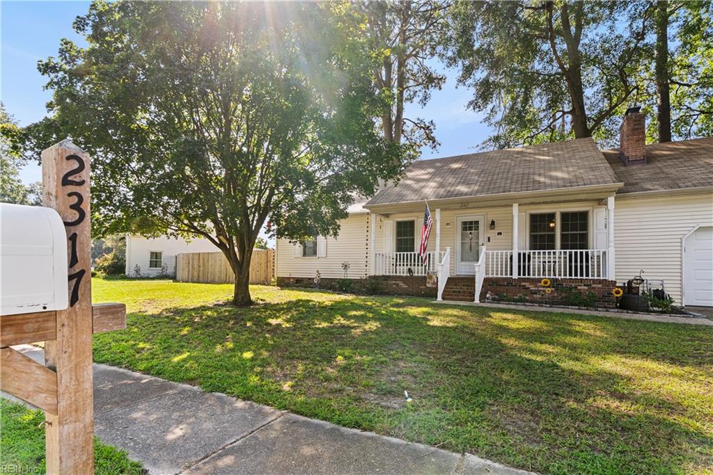 2317 Southern Pines Dr Property Photo 2