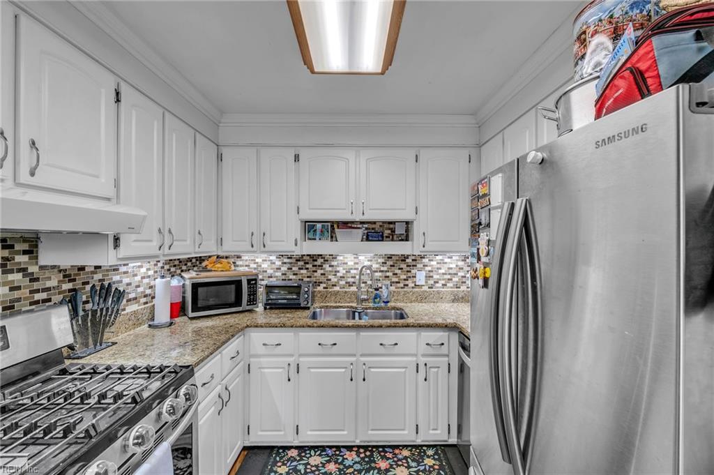 508 Middleboro Ter Property Photo 10