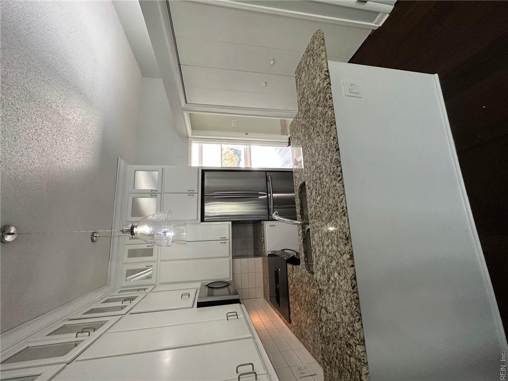 696 Mowbray Arch Property Photo 4