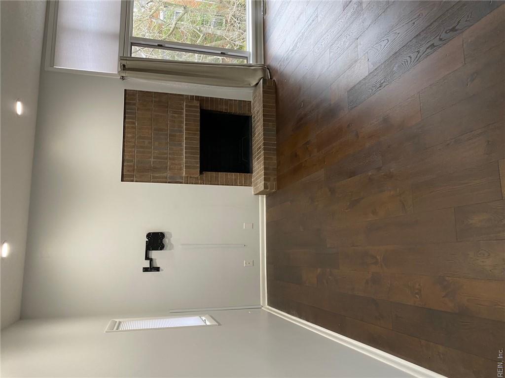 696 Mowbray Arch Property Photo 13