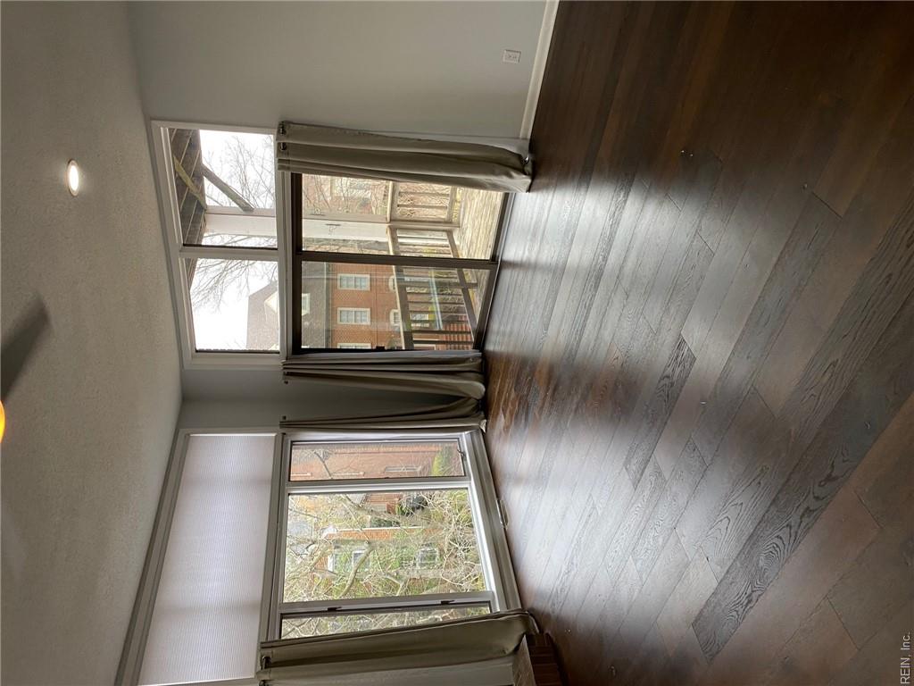 696 Mowbray Arch Property Photo 14