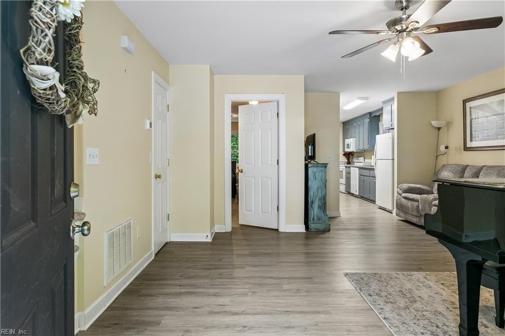 6418 Village Woods Ct Property Photo 2