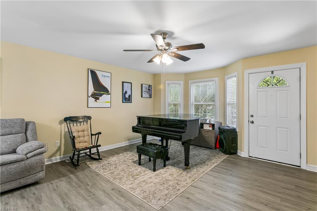 6418 Village Woods Ct Property Photo 3