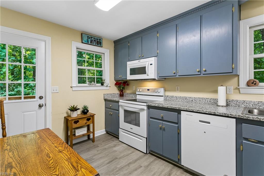 6418 Village Woods Ct Property Photo 12