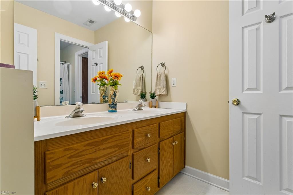 6418 Village Woods Ct Property Photo 22