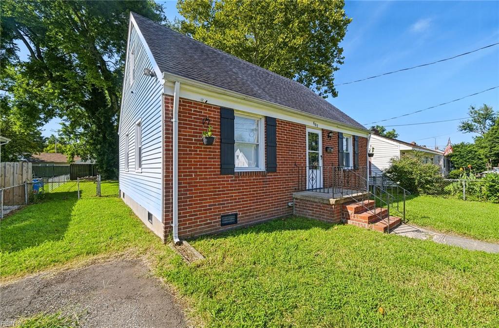607 Lee St Property Photo 2