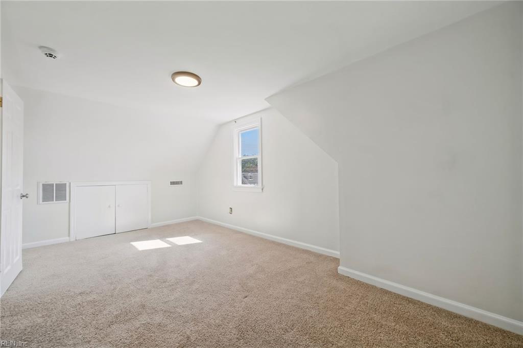 607 Lee St Property Photo 15