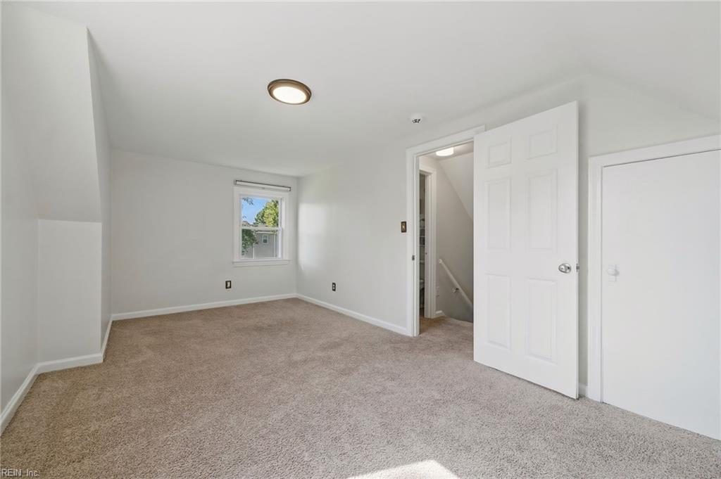 607 Lee St Property Photo 16