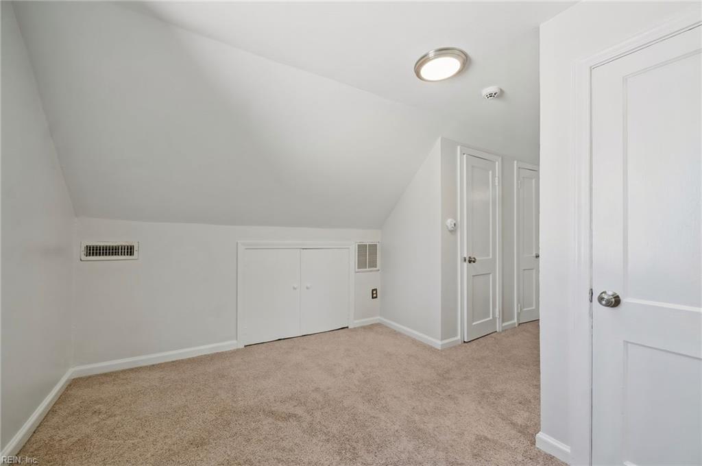 607 Lee St Property Photo 18
