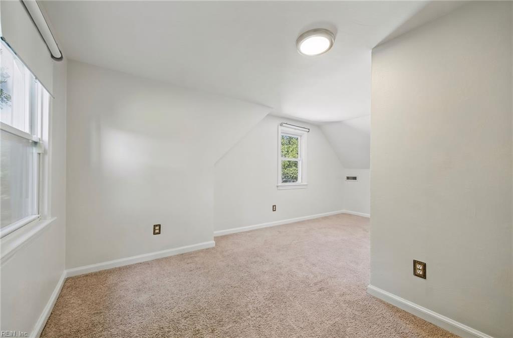 607 Lee St Property Photo 20