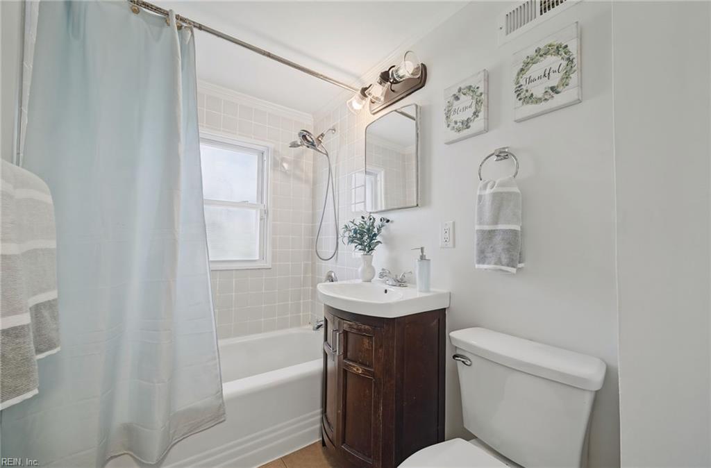 607 Lee St Property Photo 23