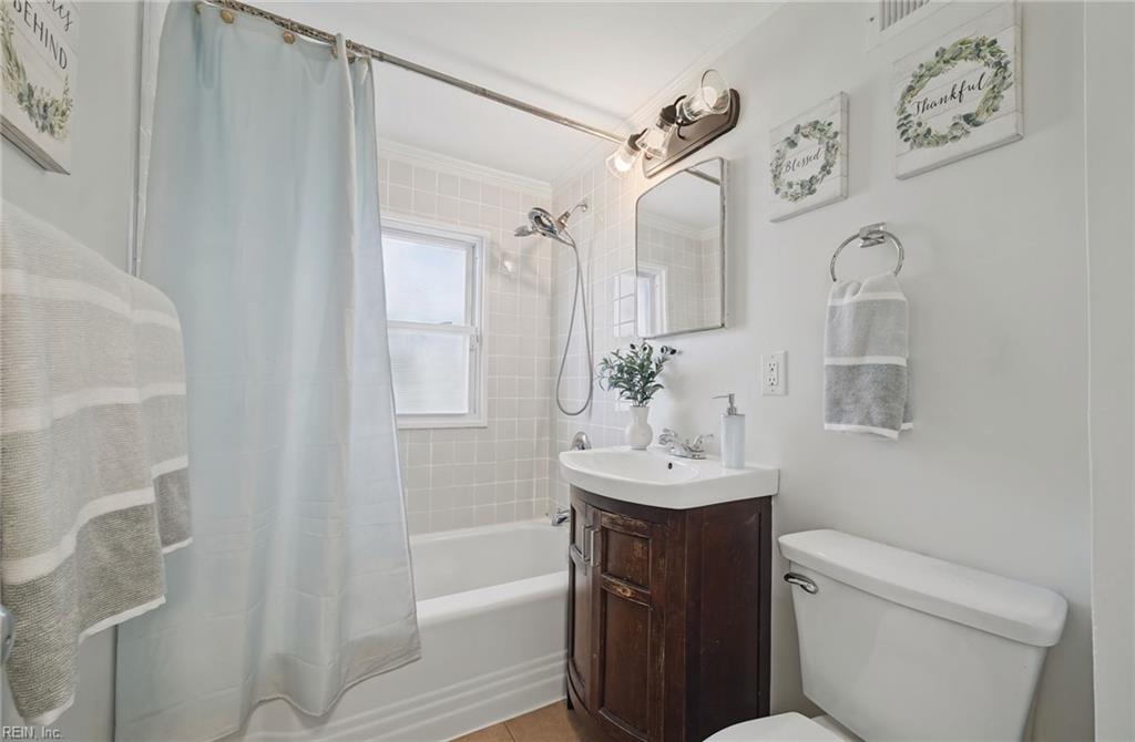 607 Lee St Property Photo 24