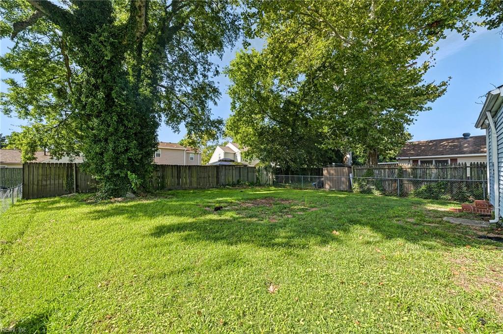 607 Lee St Property Photo 25