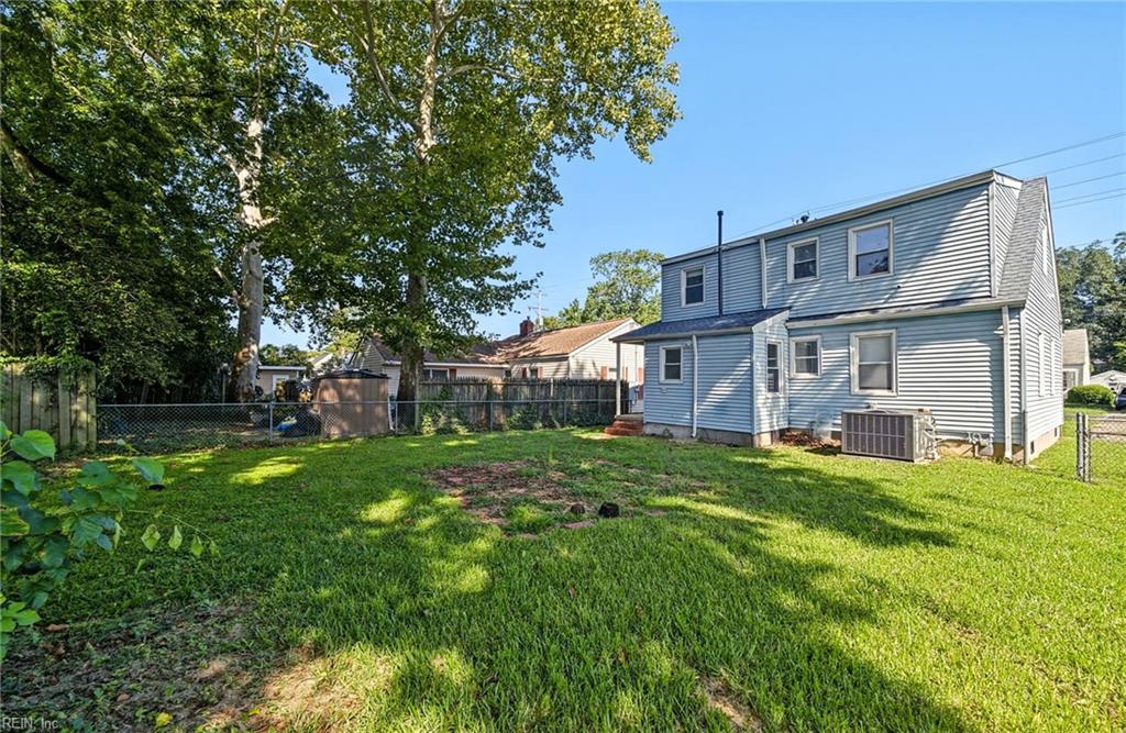 607 Lee St Property Photo 27