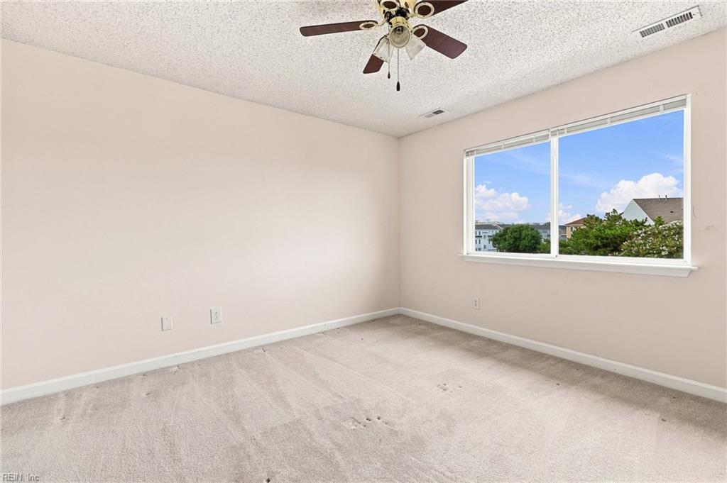9554 Bay Front Dr Property Photo 23