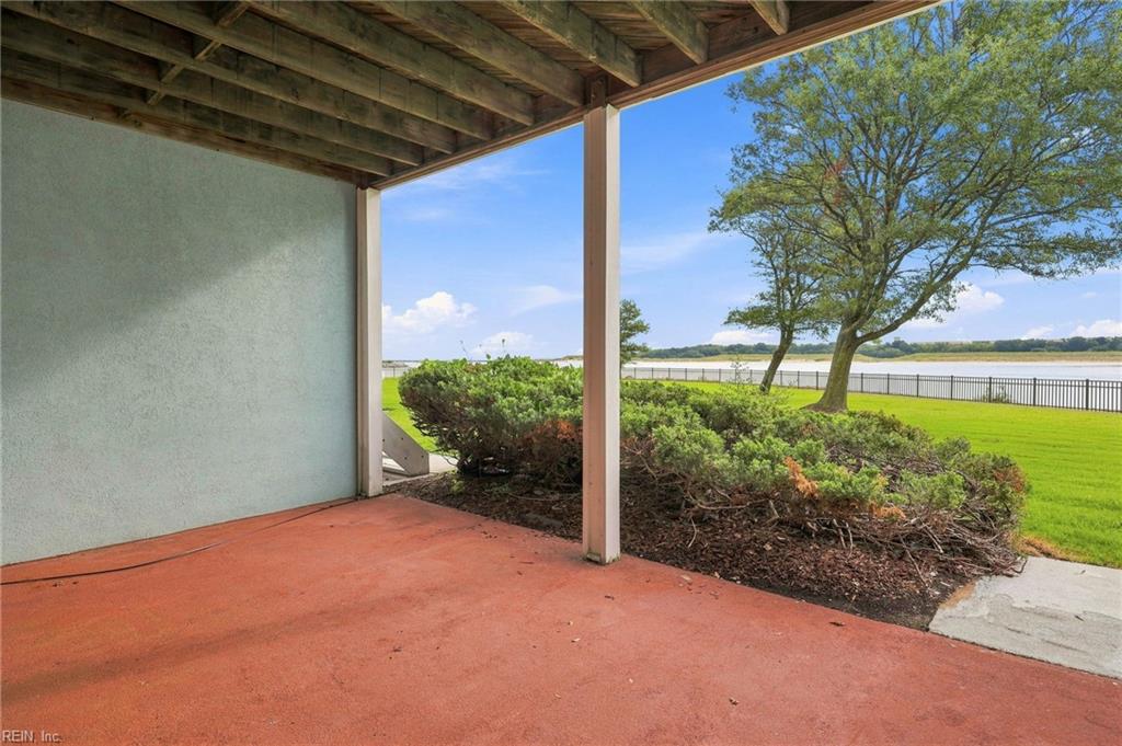 9554 Bay Front Dr Property Photo 42