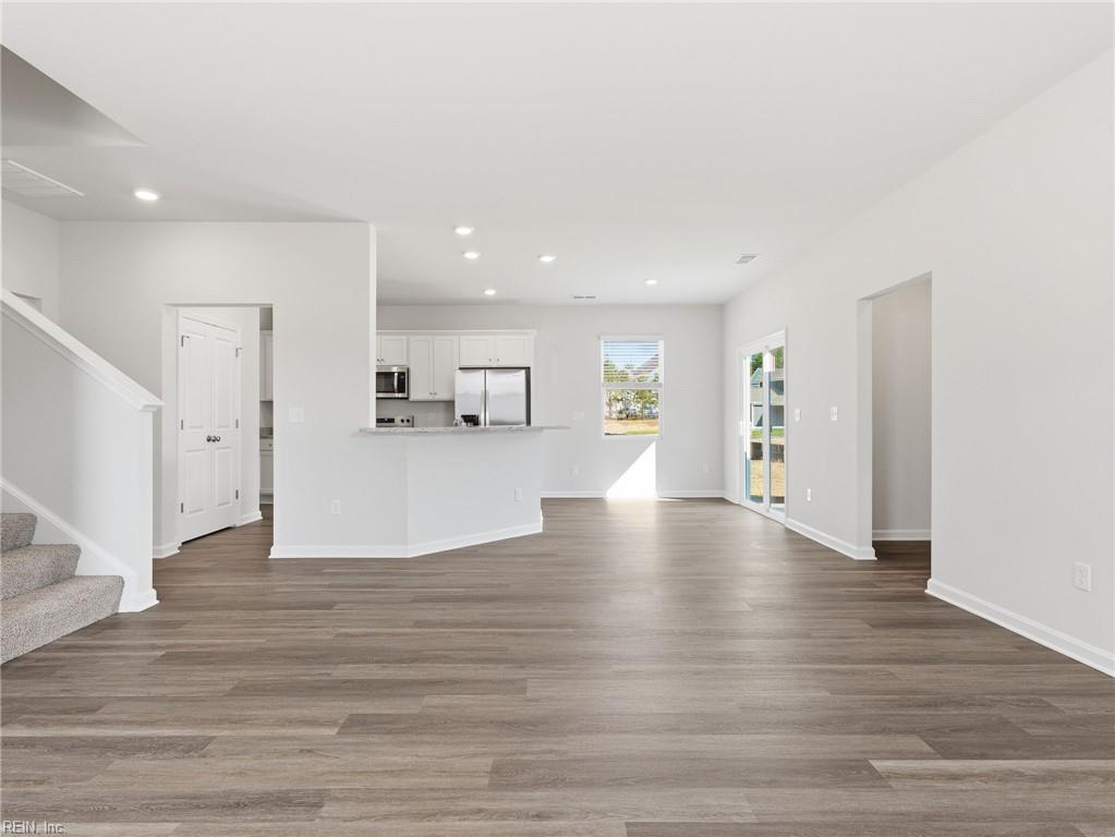 1002 Eastport Pl Property Photo 10