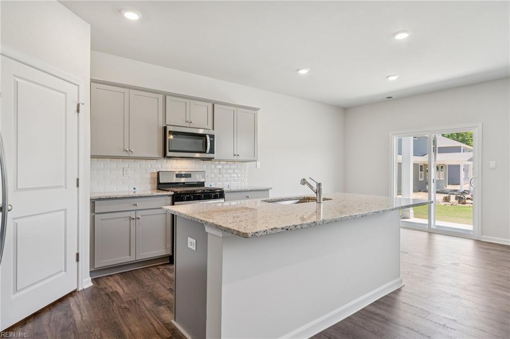 5120 Duxbury Rd Property Photo 4
