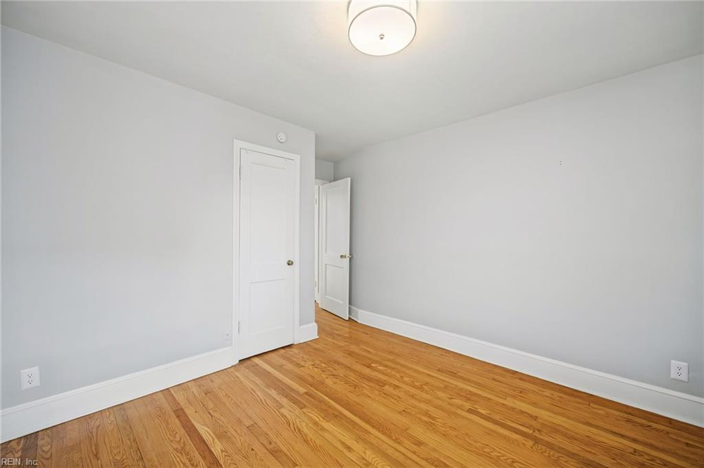 9617 Norfolk Ave Property Photo 15