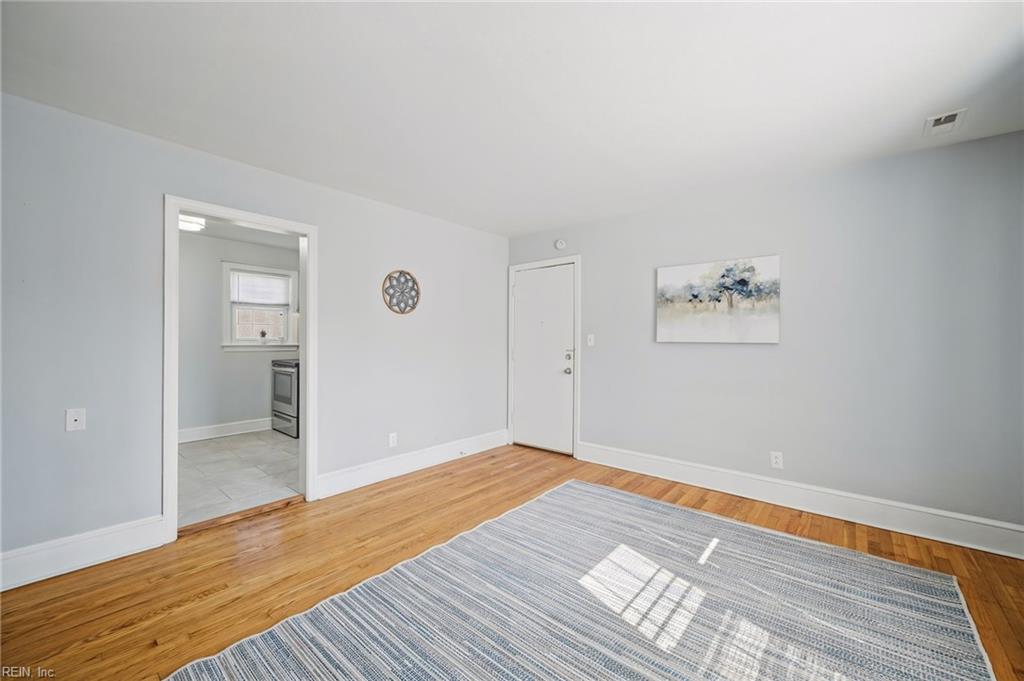 9617 Norfolk Ave Property Photo 16