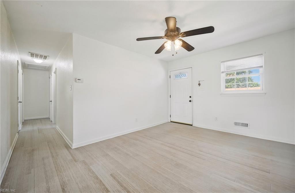 7938 Nancy Ct Property Photo 4