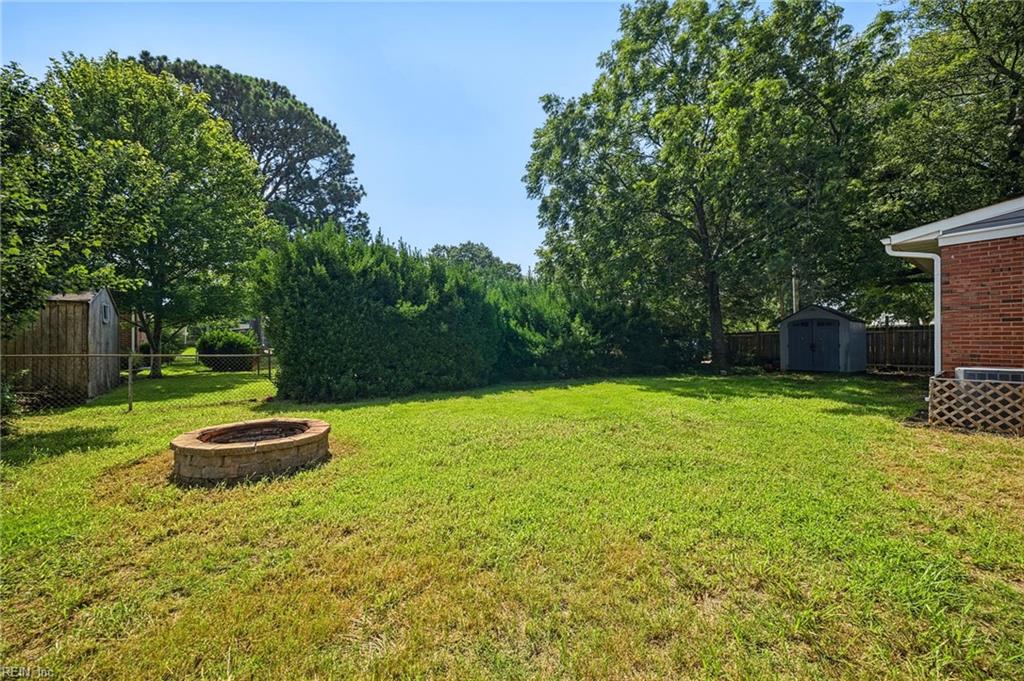 7938 Nancy Ct Property Photo 23