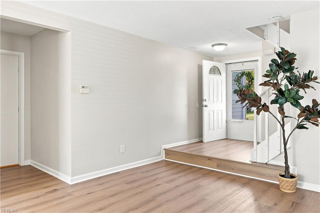 830 Chimney Hill Pw Property Photo 3
