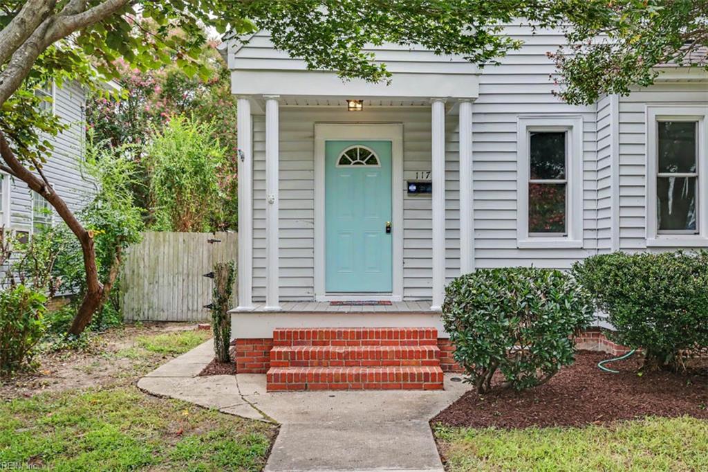 117 Pochin Pl Property Photo 3