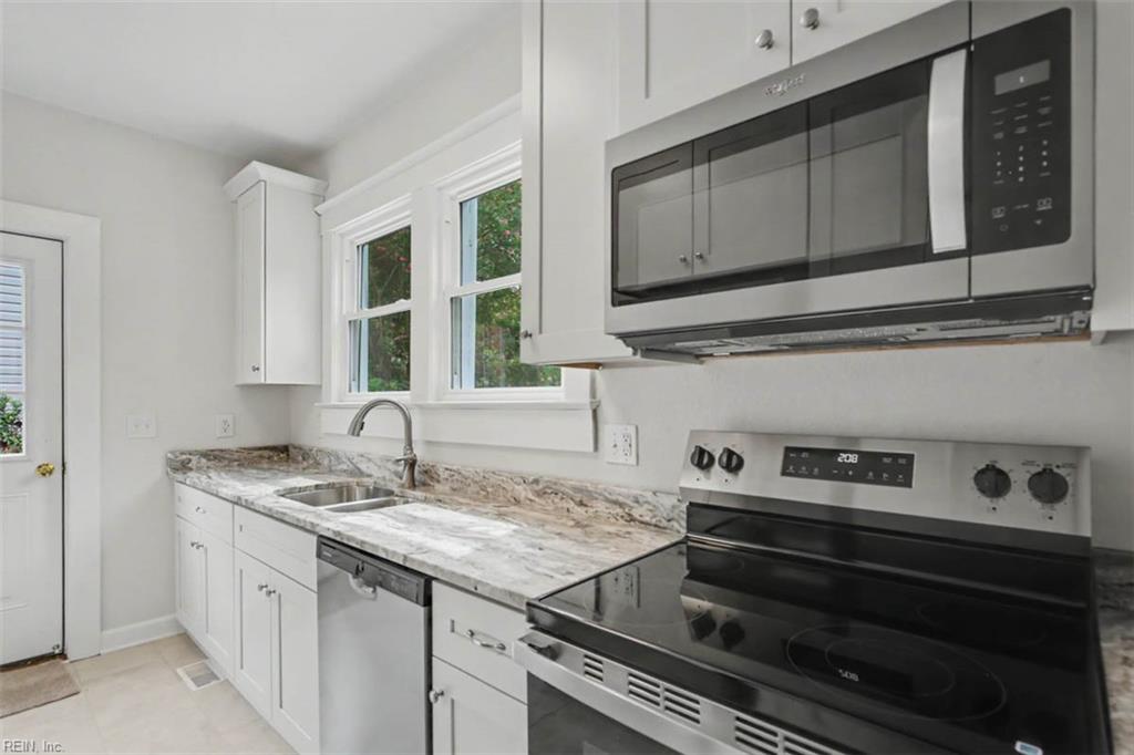 117 Pochin Pl Property Photo 16
