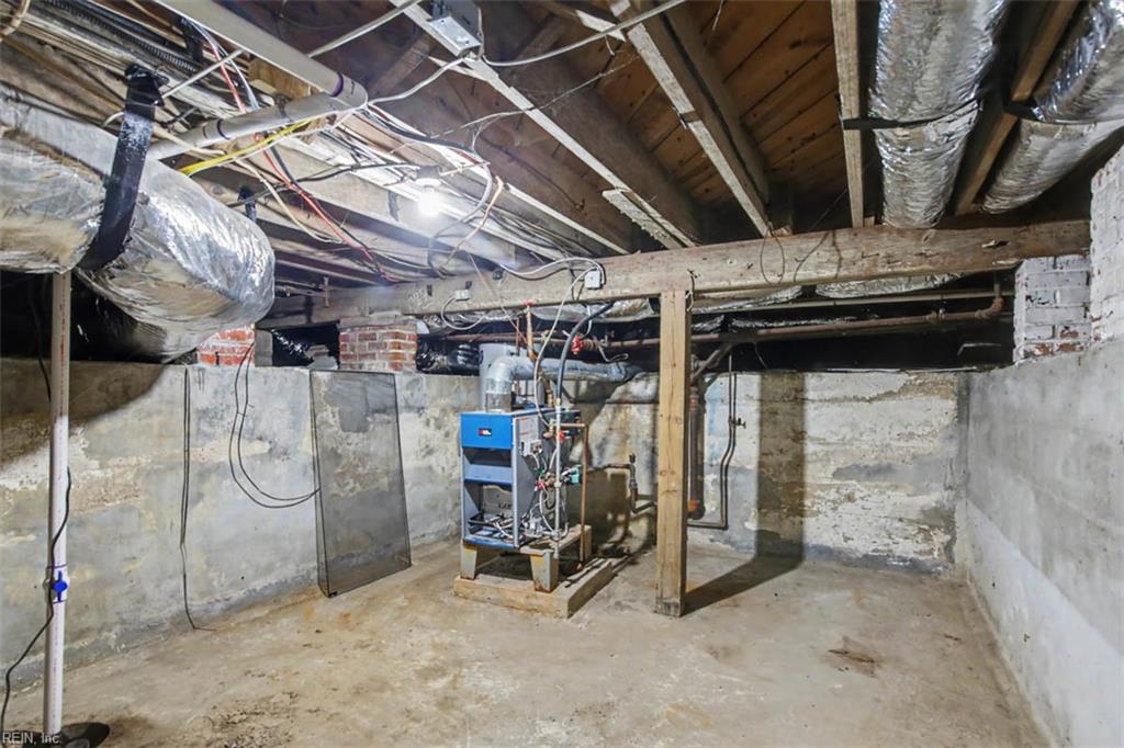 117 Pochin Pl Property Photo 33