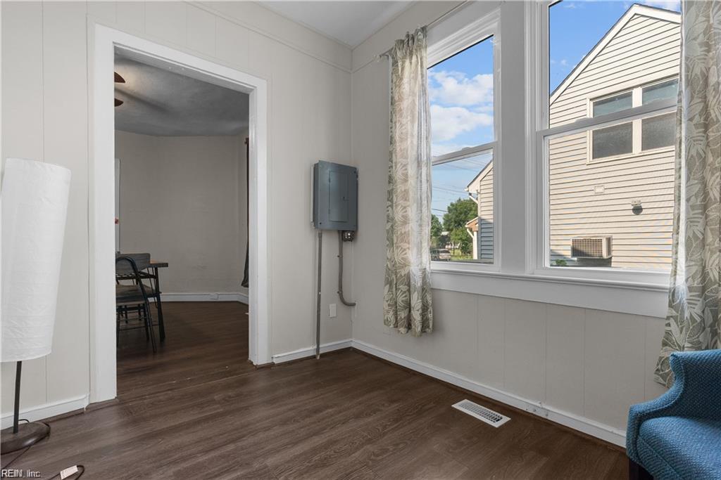 1914 North St Property Photo 8